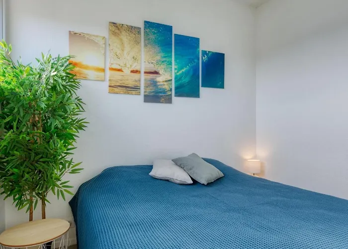 Les Oceanides-19 By Interhome *